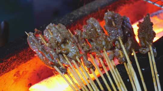 烧烤火焰人间烟火夜宵烤肉羊肉串牛肉串