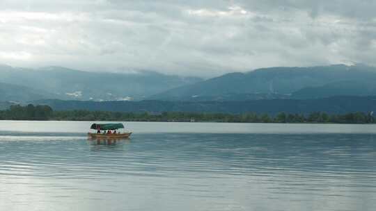 大理洱海湖岸风景视频素材模板下载