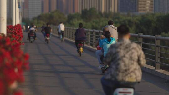 环保出行 共享单车电单车骑行 电动车