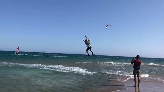 海上风筝冲浪