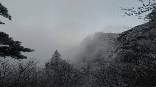 黄山云海雪景延时摄影