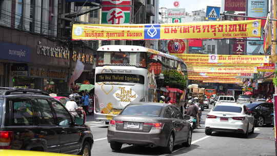 泰国曼谷唐人街街道道路商铺商店汽车车辆视频素材模板下载