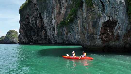 航拍泰国甲米海上皮划艇户外运动自然风光