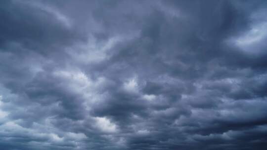 乌云延时天空阴天暴风雨来临台风天气阴雨天