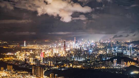 深圳梧桐山雨后云海夜景