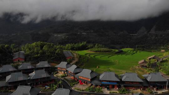 美丽新农村青山绿水云雾美景航拍