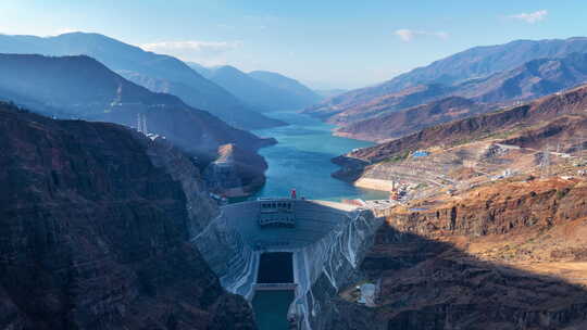 【延时】清晨群山间的白鹤滩水电站