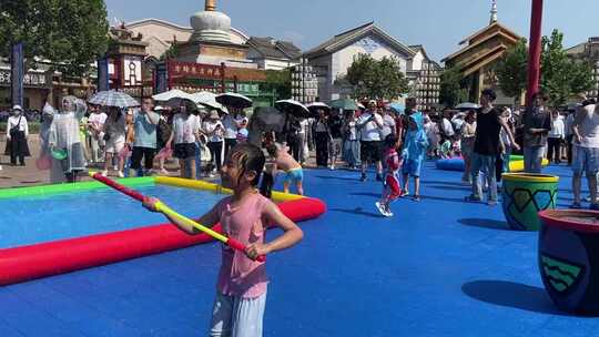 济南方特东方神画，夏季泼水狂欢节