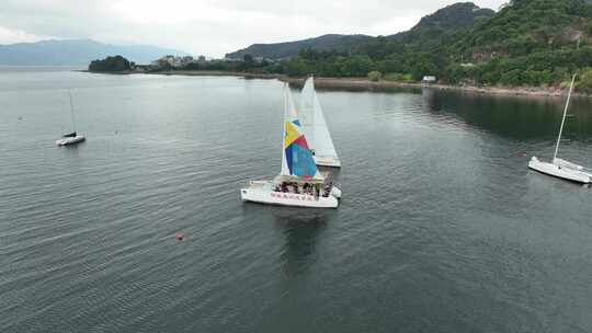 抚仙湖明星鱼洞风景区海边沙滩湖泊