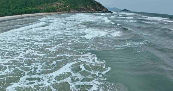 海岸礁石海浪航拍惠州黑排角惠东