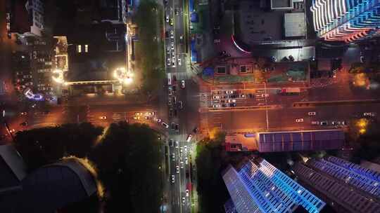 山东省青岛市十字路口车流夜景航拍夜晚山东