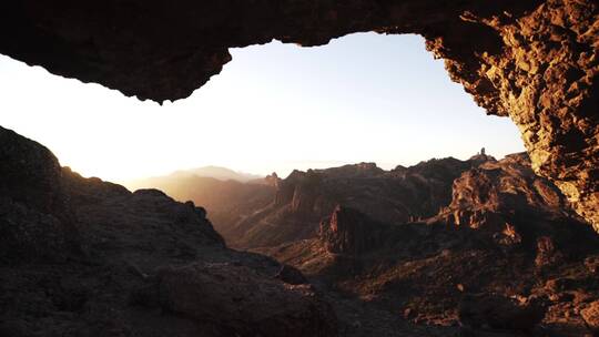 洞穴的奇特景观视频素材模板下载
