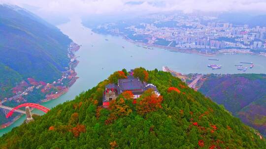 航拍三峡红叶