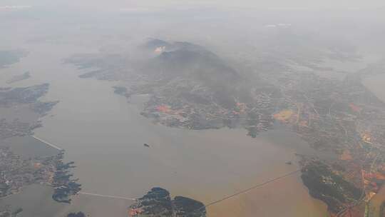 飞机窗外的江西鄱阳湖