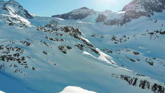 雪山全景自然风光