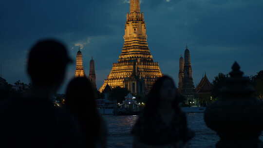 泰国曼谷郑王庙夜景夜市晚霞景观视频素材模板下载