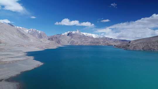 航拍新疆喀什帕米尔高原班迪尔湖