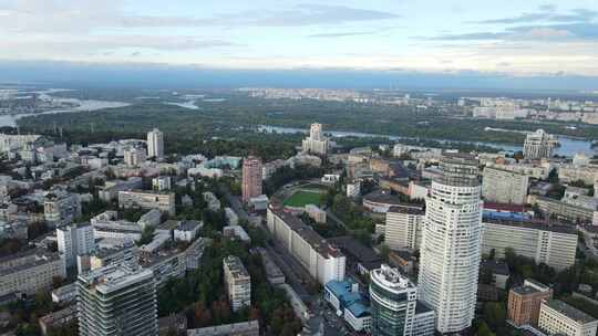 空中拍摄城市日落