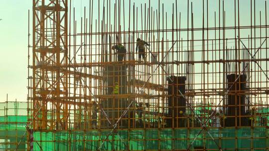 建筑工地工人施工场景