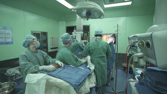 手术室 腔镜手术 医生 患者 器械