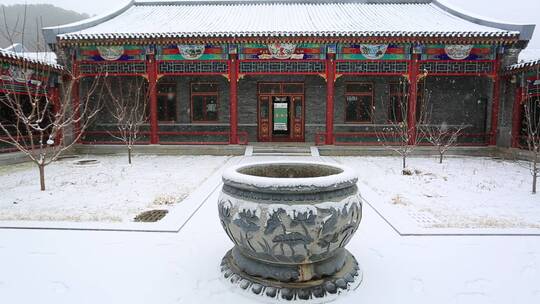 古风四合院雪景