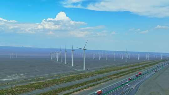 风力发电场上的中国高速公路HDR航拍