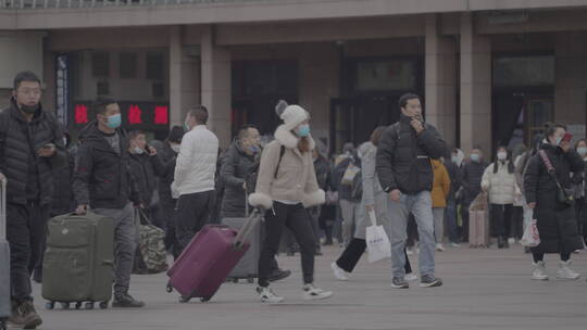 春运返乡 候车 列车出行 火车站素材