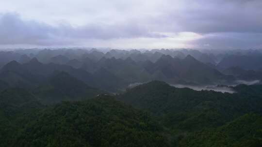 航拍阴天山峰喀斯特地貌