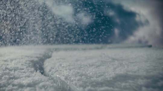 冬季雪花冰面树枝冬天空镜