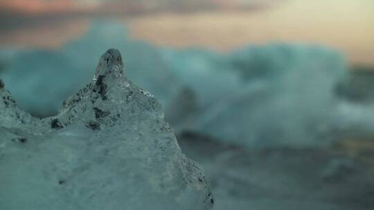 冰山在岸上破裂视频素材模板下载