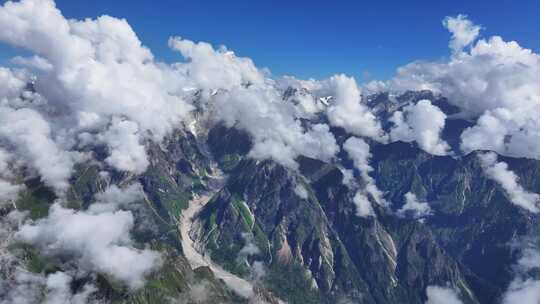 航拍四川甘孜贡嘎山卫峰爱德嘉峰雪山风光