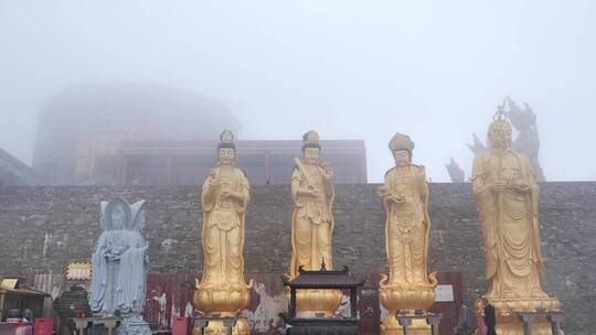 五台山东台雾中的望海寺禅院
