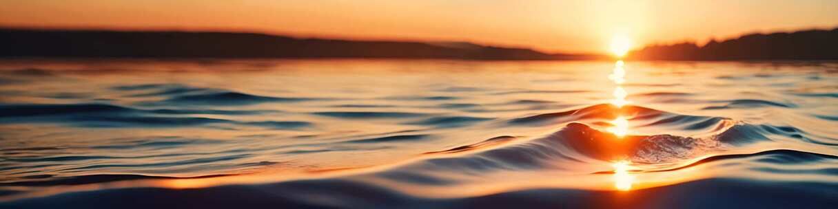 超宽屏大海海面的日落波光粼粼海上余晖