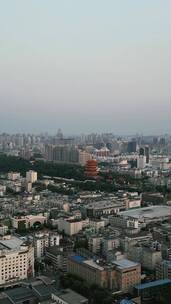 湖北武汉城市清晨竖屏航拍