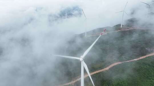 唯美大气仙境雨后风光 新能源风电场