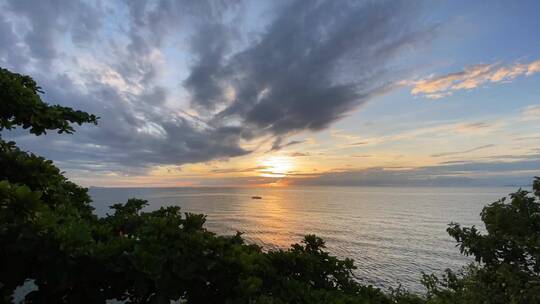 海岸的日落延时摄影