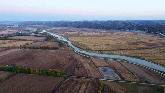 北方荒漠田野庄稼地