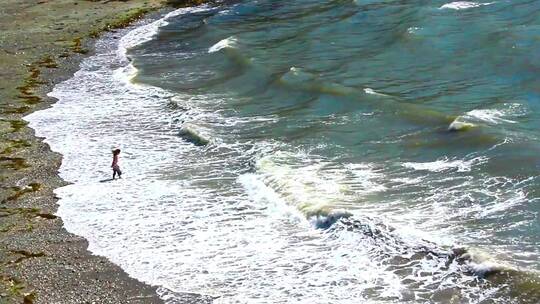 海浪和沙滩