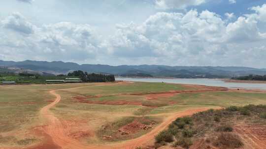 航拍云南红土地河流红河自治州白水塘水库