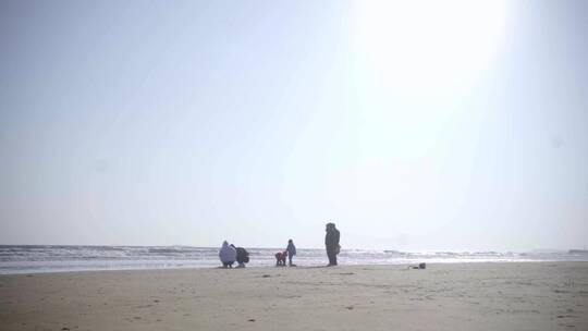 大海，蓝天，游玩，游客，沙滩视频素材模板下载