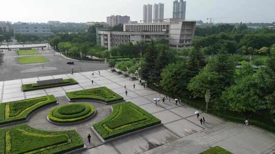 大学学校人流放学上下课学生校园生活航拍2