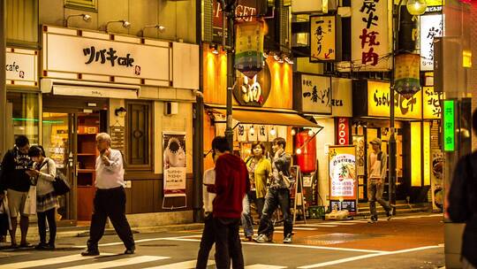 夜晚安静的东京街道