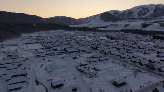 新疆阿勒泰地区禾木村雪景航拍