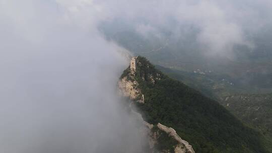 云海涌动的长城大气震撼航拍