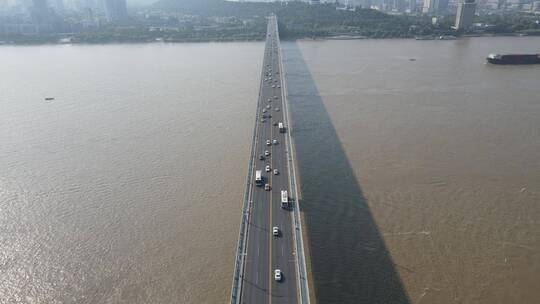 武汉长江大桥交通航拍