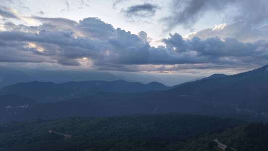 川西王岗坪景区航拍云海雪山壮丽风光