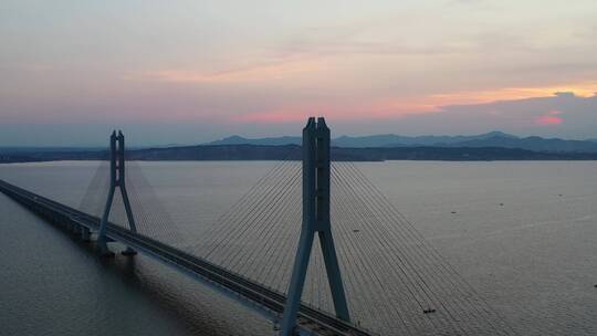 鄱阳湖二桥黄昏环绕特写航拍