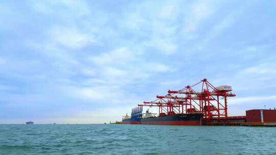天津港港口海运交通繁忙货轮物流货运码头视频素材模板下载