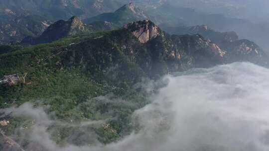 泰山高空云雾缭绕