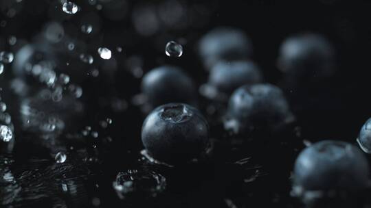 水洗水果蓝莓的慢镜头特写视频素材模板下载